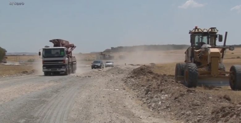 Dilekkaya-Gaziķöy arasında bulunan yolun genişletme çalışmalarına yeniden başlandı