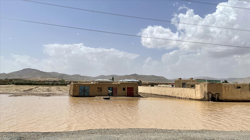 Afganistan’da son bir haftada sel felaketleri nedeniyle en az 90 kişi öldü