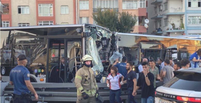 İstanbul’da metrobüs kazası: 42 yaralı