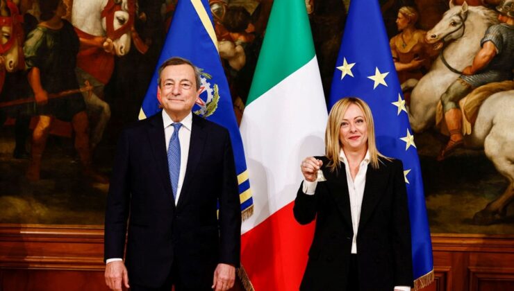 İtalya’nın yeni Başbakanı Meloni, görevi selefi Draghi’den devraldı