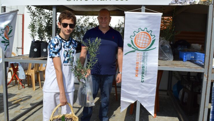 Ecolive Hasat Festivali’nde Sanayi Odası’ndan çocuklara zeytin fidanı hediye edildi