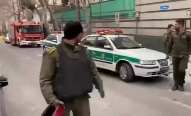 İran’daki Azerbaycan Büyükelçiliğine silahlı saldırı