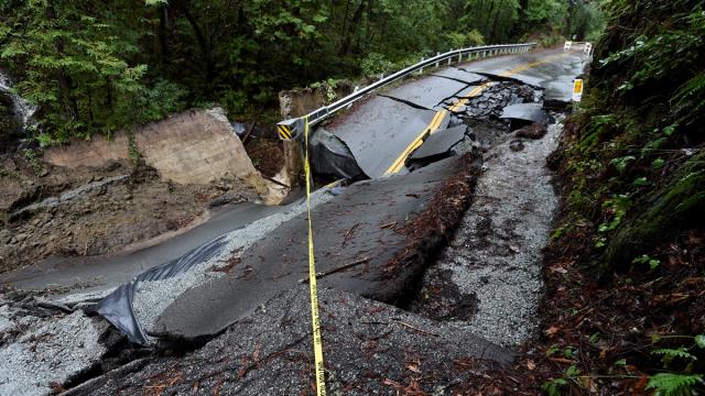 California’da fırtına nedeniyle 14 kişi hayatını kaybetti