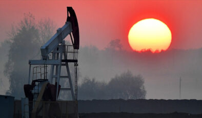 Brent petrolün varil fiyatı 82,11 dolardan işlem görüyor