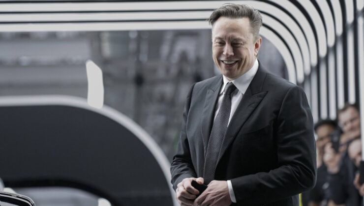 Elon Musk, Manchester United’a rekor teklif yapacak!