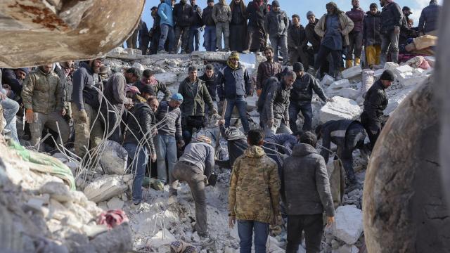 Suriye’de depremde ölü sayısı 1932’ye yükseldi