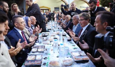 Oktay ve Üstel Gazimağusa Polat Paşa Camii’nde düzenlenen iftara katıldılar