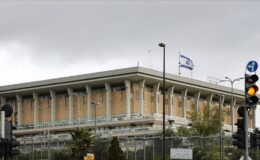 İsrail’de başbakanın görevden alınmasını zorlaştıran yasa tasarısı kabul edildi