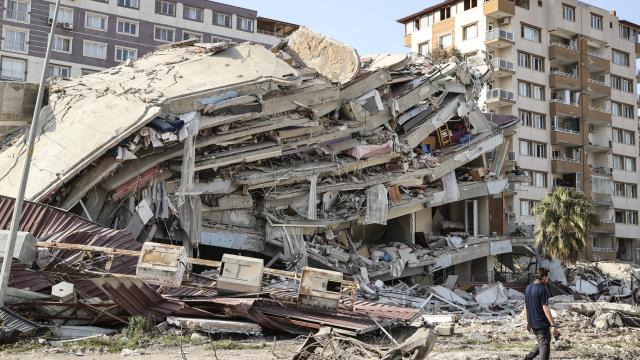 Depremde hayatını kaybedenler için mevlid okutuldu