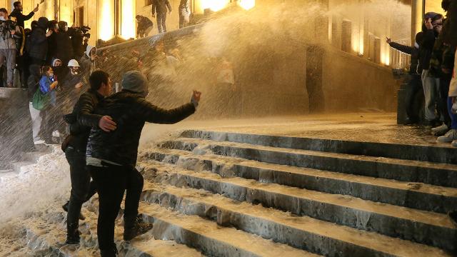 Gürcistan’da tansiyonu yükselten yasa tasarısı