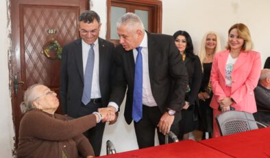 Çalışma ve Sosyal Güvenlik Bakanı Hasan Taçoy, Lapta Huzurevi’ni ziyaret etti