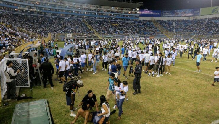El Salvador’da stadyum girişinde meydana gelen izdihamda 12 kişi öldü