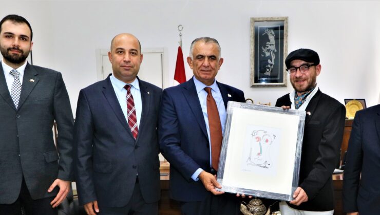 Çavuşoğlu, ODTÜ KKK Rektör Yardımcısı Sabah ile Sanatçı Bayer’i kabul etti