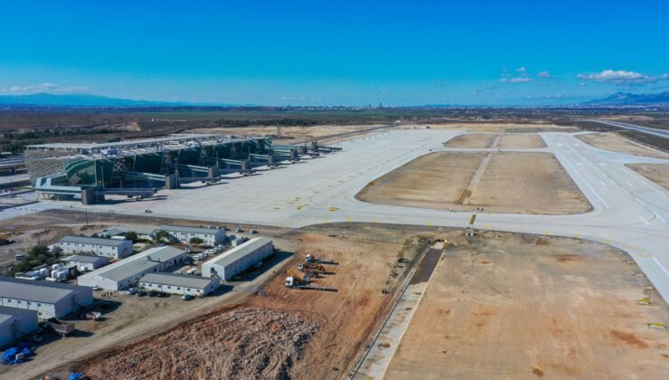 Ercan Havalimanı taşınma amacıyla 20 Temmuz akşamı uçuşlara kapatılacak. Uçuşlar 21 Temmuz sabahı yeni terminal binasından başlayacak