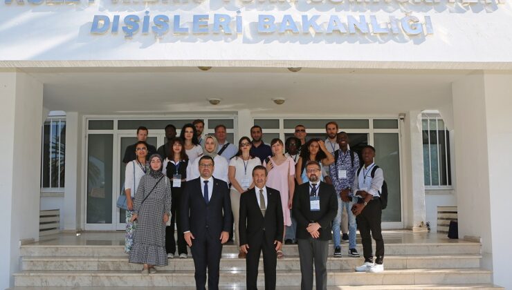 Dışişleri Bakanı Ertuğruloğlu, BAÜ Kıbrıs öğrencilerini Kıbrıs konusunda bilgilendirdi