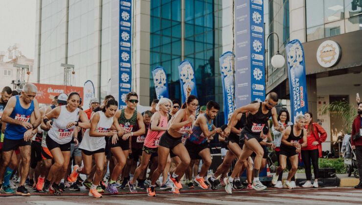 Ülker Lefkoşa Maratonu’nda 21 km koşusuna start verildi