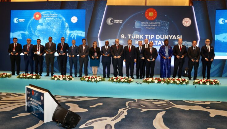 Sağlık Bakanı Dinçyürek, İstanbul’da 9. Tıp Dünyası Kurultayı’na katılarak konuşma yaptı