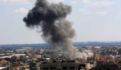 İsrail Gazze’de 6 eve hava saldırısı düzenledi