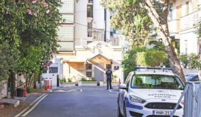 İsrail’in Güney Kıbrıs’taki büyükelçilik binası yakınında bomba patladı