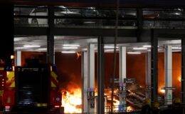 Londra Luton Havalimanı’nda yangın: Uçuşlar askıya alındı