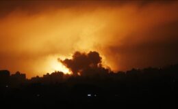 Gazze’deki İçişleri Bakanlığı: İsrail yerinden edilmiş insanların konvoyunu bombaladı