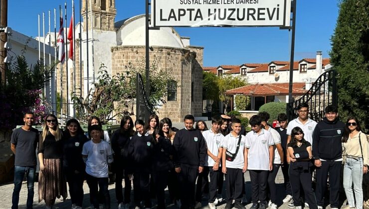 Girne Anafartalar Lisesi öğrencileri, kermesten elde ettikleri gelirle Lapta Huzur Evindeki yaşlıların bazı eksiklerini giderdi