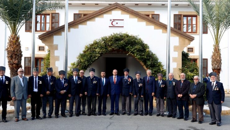 Cumhurbaşkanı Tatar, Kocaeli Körfez Belediyesi ve Kıbrıs gazileri heyetini kabul etti