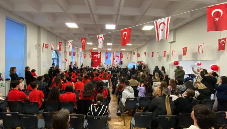 KKTC’nin 40. kuruluş yıl dönümü Londra Türk Okullarında da kutlandı