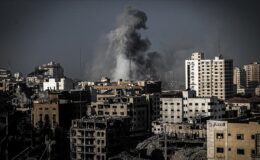 İsrail savaş uçaklarının Gazze’de bir eve düzenlediği saldırıda 12 sivil öldü