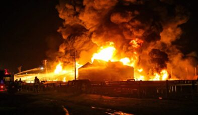 İran’da hidrokarbon rafinerisinde yangın