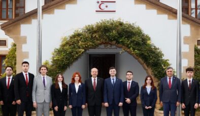 Cumhurbaşkanı Tatar, İstanbul Bahçeşehir Üniversitesi Siyaset Bilimi Uluslararası İlişkiler bölümü öğrencilerini kabul etti