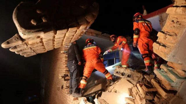 Çin’de 6,2 büyüklüğünde deprem: En az 116 ölü, 220 yaralı