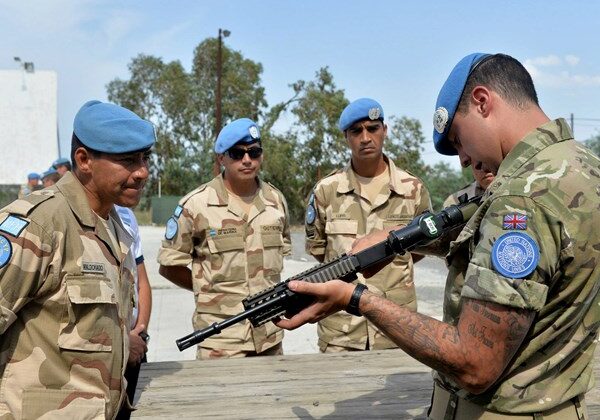 İngiltere Kıbrıs’taki üslerinde 3 bin civarında asker bulunduruyor