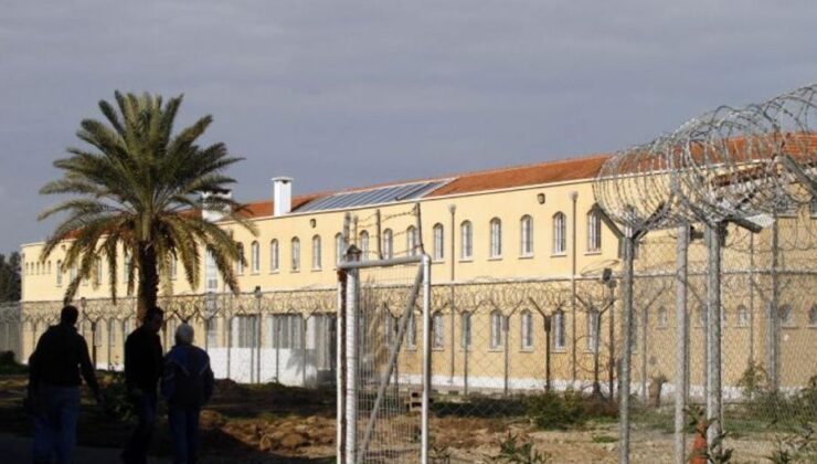 Güneydeki Merkezi Cezaevi’nde Filistin için açlık grevi