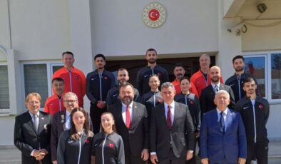 Büyükelçi Feyzioğlu,Türkiye Karate Federasyonu heyetini kabul etti