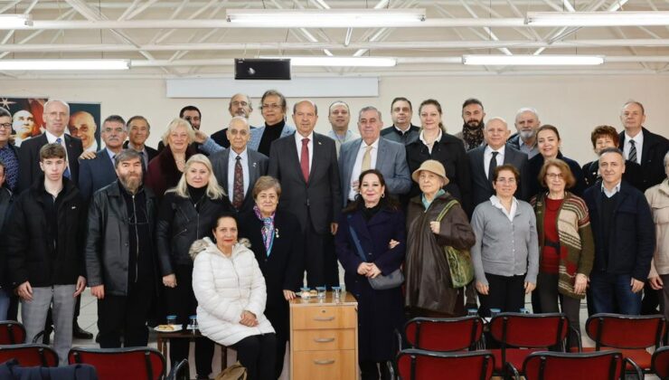Cumhurbaşkanı Tatar İstanbul’da Kıbrıs Türk Kültür Derneğini ziyaret etti