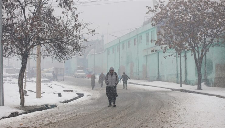 Afganistan’da olumsuz hava koşulları nedeniyle en az 60 kişi hayatını kaybetti