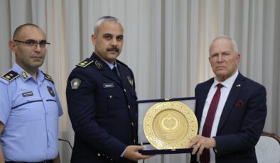 Töre, Lefkoşa Polis Müdürü Tarkan Kızıltuğ ve Lefkoşa Polis Müdürü Yardımcısı Hasan Karabaşak’ı kabul ett