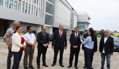 Başbakan Üstel yıl sonunda tamamlanması hedeflenen Yeni Girne Hastanesi’nin inşaatını gezdi