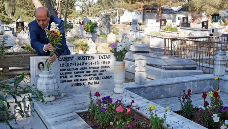 Cumhurbaşkanı Tatar, Lefkoşa Kabristanlığındaki yakınlarının mezarlarını ziyaret etti