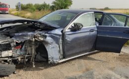 Maliye Bakanı Özdemir Berova ve ekibi trafik kazası geçirdi