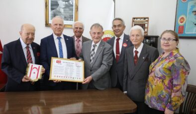 Töre, İstanbul temasları kapsamında Türkiye Emekli Subaylar Derneği Rasim Paşa Şubesi’ni ziyaret etti