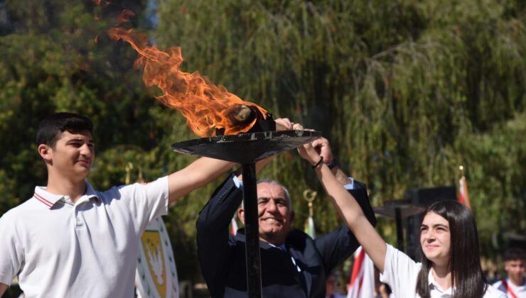 19 Mayıs Atatürk’ü Anma, Gençlik ve Spor Bayramı kutlamaları “Gençlik Meşalesi”nin yakılmasıyla başladı