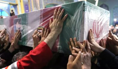 Helikopter kazasında ölen İran Cumhurbaşkanı Reisi için Bircend kentinde tören düzenlendi