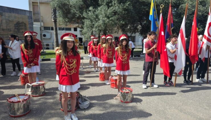 19 Mayıs Atatürk’ü Anma Gençlik ve Spor Bayramı  dolayısıyla tüm ilçelerde törenler düzenlendi