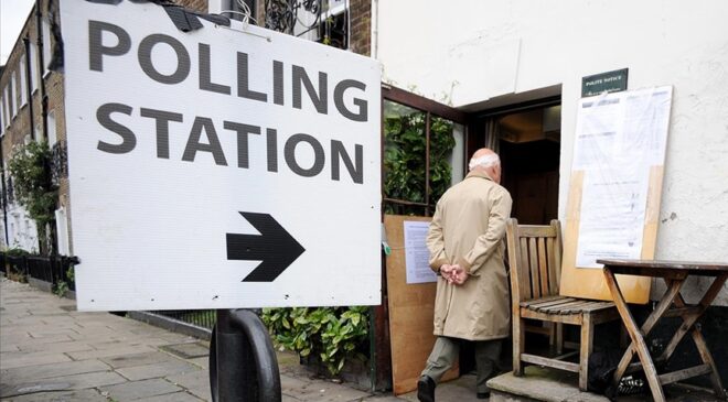 İngiltere ve Galler’de yerel seçimlerde oy verme işlemi başladı