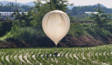 Kuzey Kore, Güney Kore’ye balonlarla çöp gönderdi