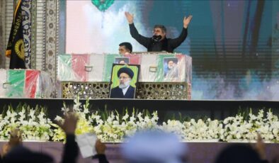 İran Cumhurbaşkanı Reisi Meşhed’teki İmam Rıza Türbesi’nde defnedildi