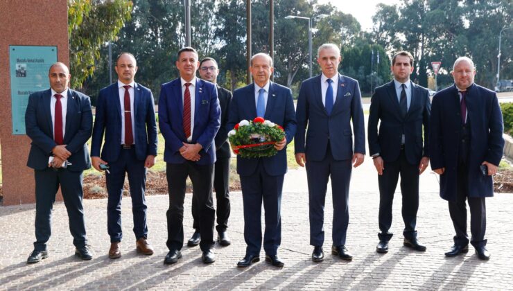 Cumhurbaşkanı Tatar, Canberra’da Atatürk Anıtı’na çelenk sundu