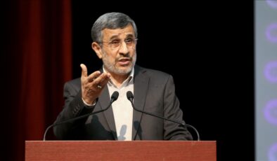 Adaylığı daha önce reddedilen eski İran Cumhurbaşkanı Ahmedinejad seçimlerde aday olabileceğini duyurdu